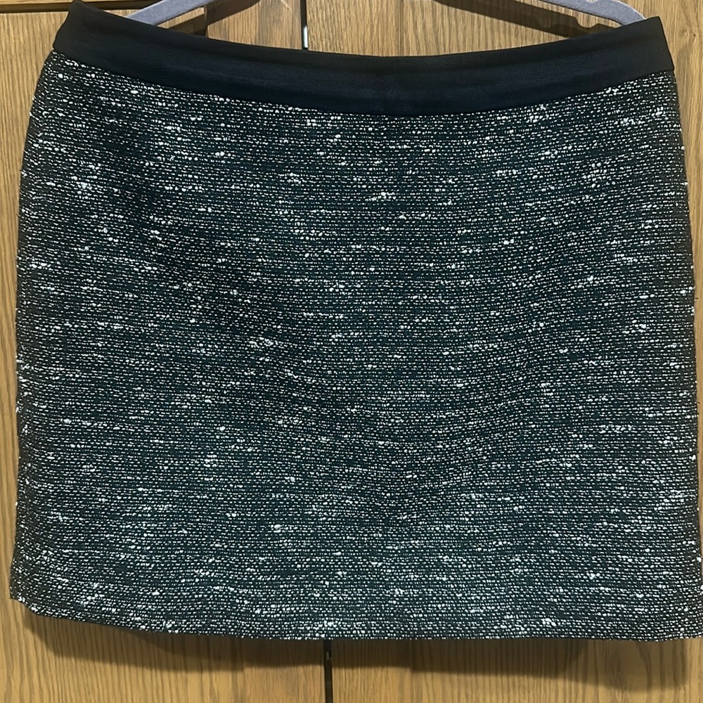 Banana Republic black and white mini skirt!
